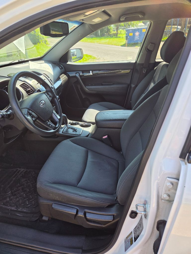 2012 Kia Sorento LX - Photo 10