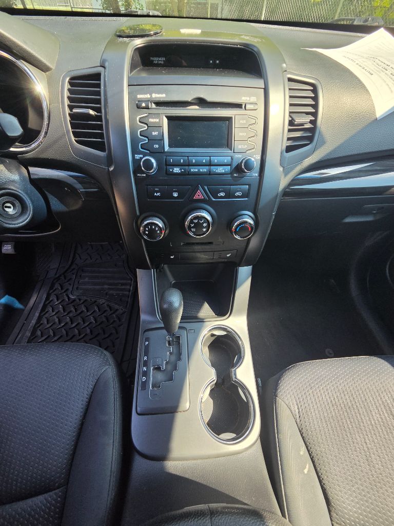 2012 Kia Sorento LX - Photo 14