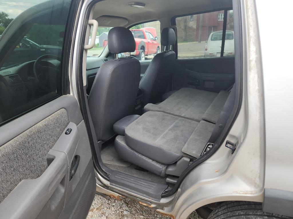 2003 Ford Explorer XLS - Photo 9