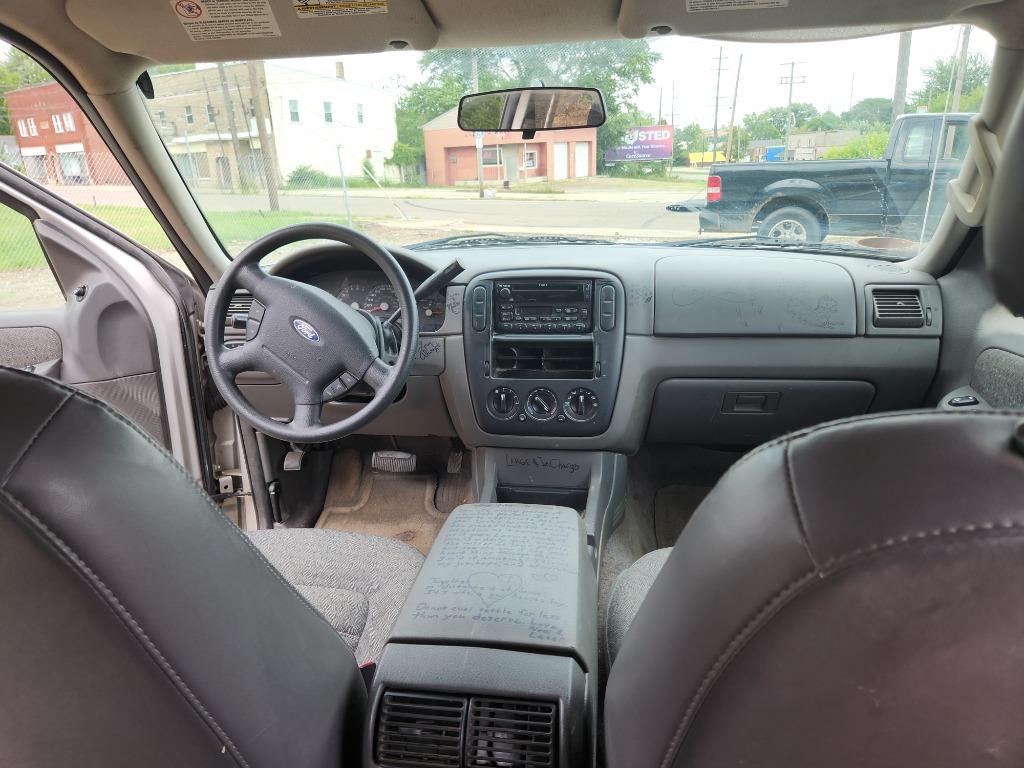 2003 Ford Explorer XLS - Photo 12