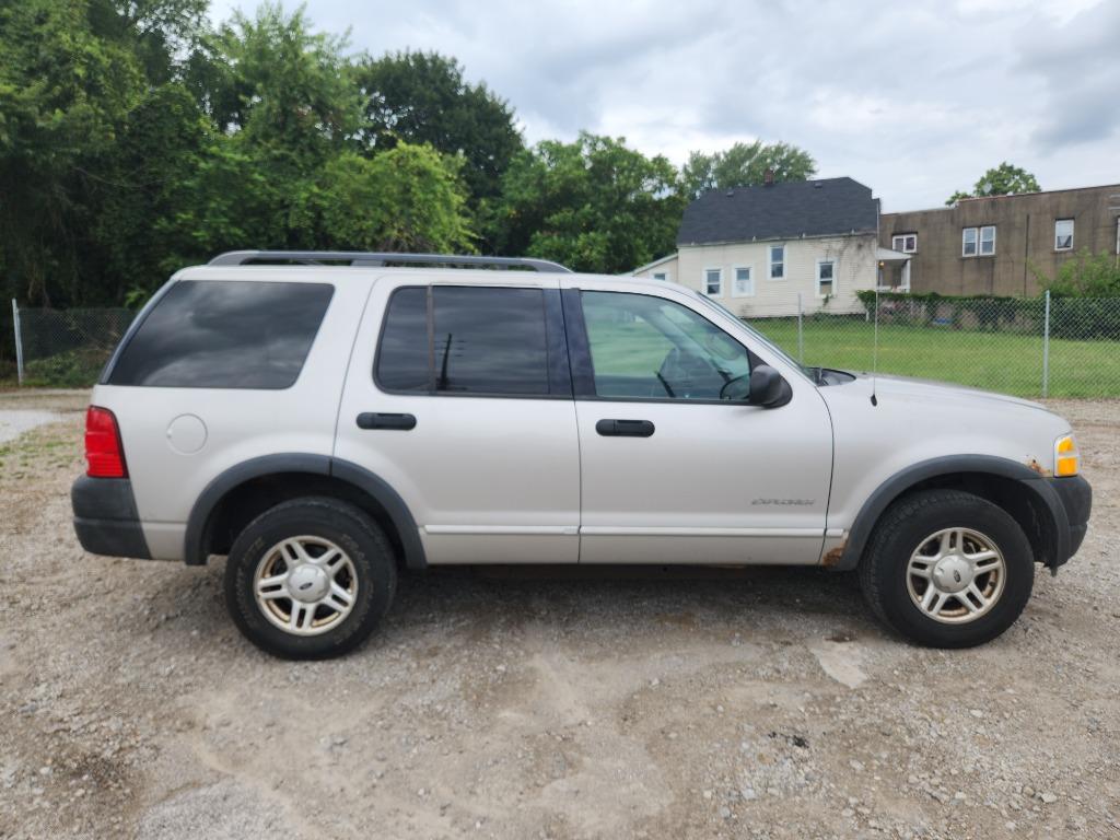2003 Ford Explorer XLS - Photo 6
